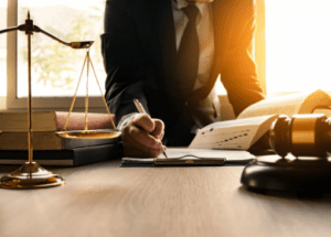 Две важные юридические отрасли бизнеса - корпоративное право и арбитраж